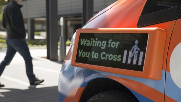 輛車的屏幕可以顯示一些信息 輛車的屏幕可以顯示一些信息