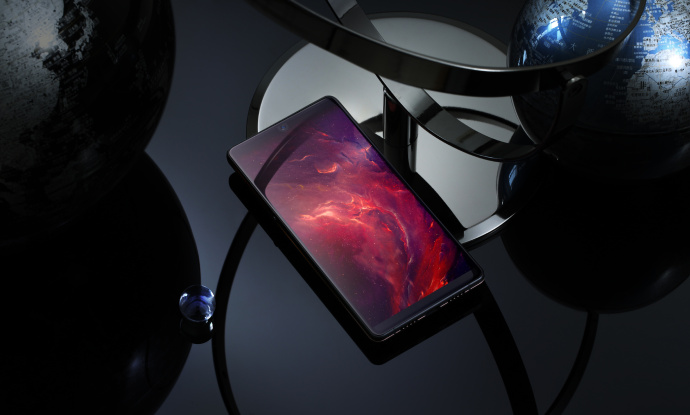 堅果R1配置怎么樣 堅果R1參數(shù)詳解和開箱圖賞