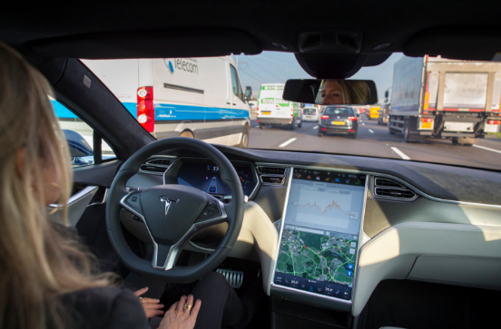 MIT開發新算法讓自動駕駛汽車像真人司機一樣變道