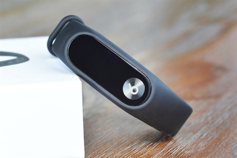 小米手環(huán)3評測：大屏幕+50米防水 續(xù)航超20天！