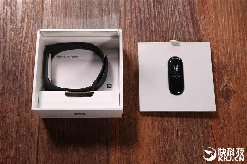 續航超20天！小米手環3評測：大屏幕+50米防水