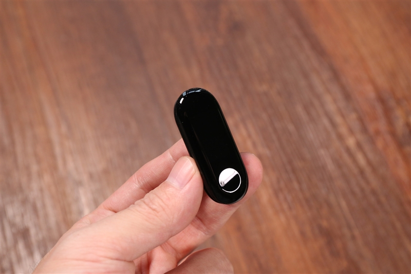 續航超20天！小米手環3評測：大屏幕+50米防水