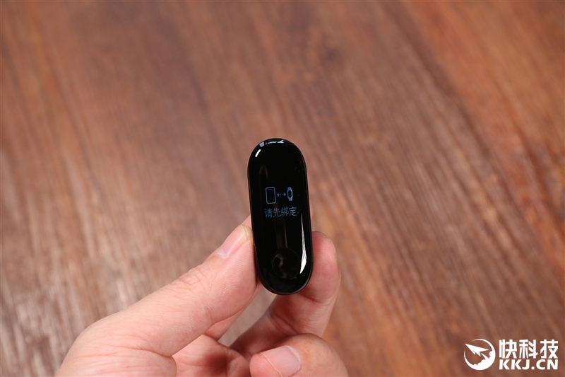 續航超20天！小米手環3評測：大屏幕+50米防水