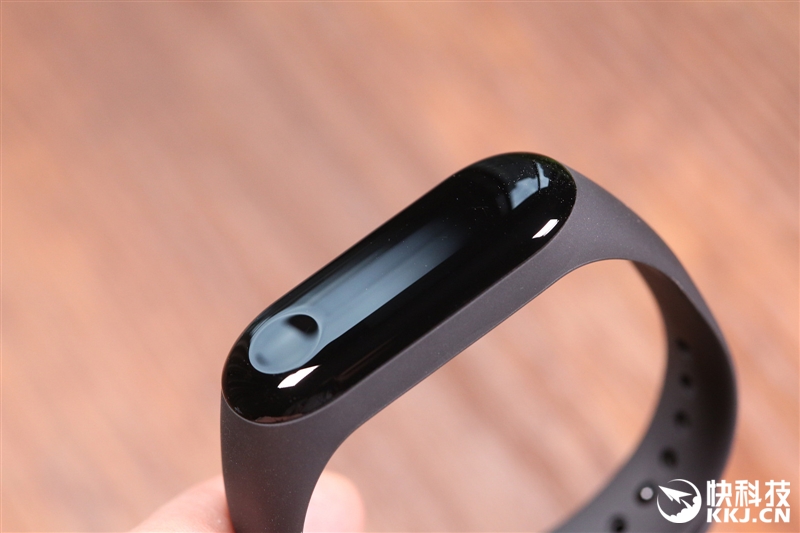 續航超20天！小米手環3評測：大屏幕+50米防水