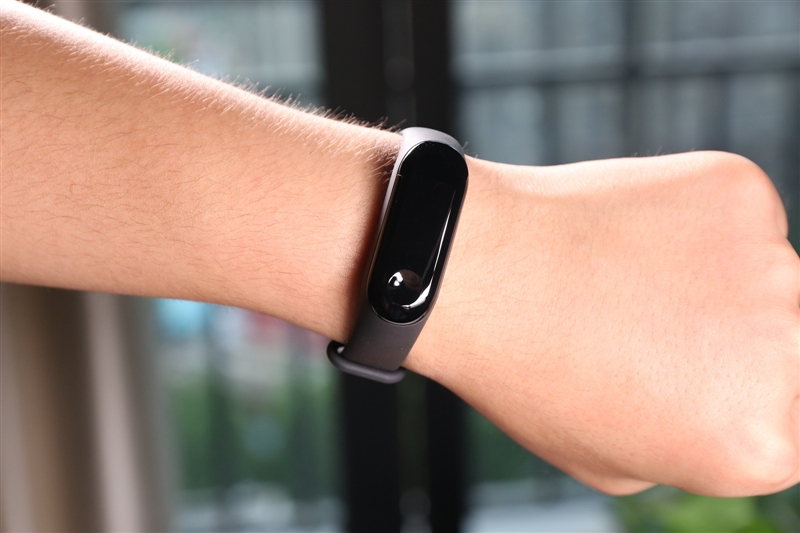 續航超20天！小米手環3評測：大屏幕+50米防水