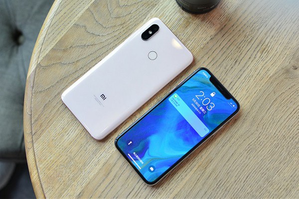 小米8透明探索版和小米8哪個好?小米8對比透明探索版區別