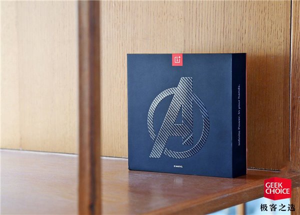 一加6復聯(lián)版開箱圖賞：隨處可見的復聯(lián)元素