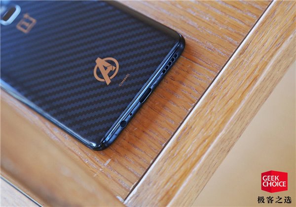 一加6復聯版開箱圖賞：隨處可見的復聯元素