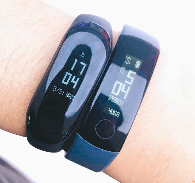 小米手環(huán)3和榮耀手環(huán)3哪個好？小米手環(huán)3和榮耀手環(huán)3對比