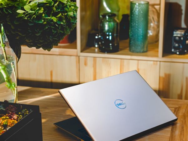 企業辦公首選：輕薄、高效的八代酷睿戴爾Vostro成就5000
