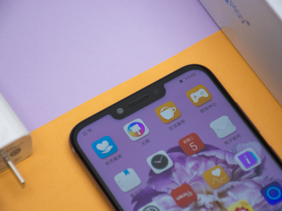 高顏值高性價(jià)比 星云紫榮耀Play圖賞(2/11)