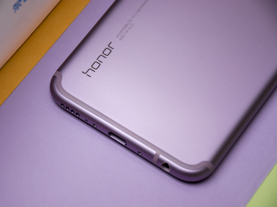 高顏值高性價(jià)比 星云紫榮耀Play圖賞(8/11)