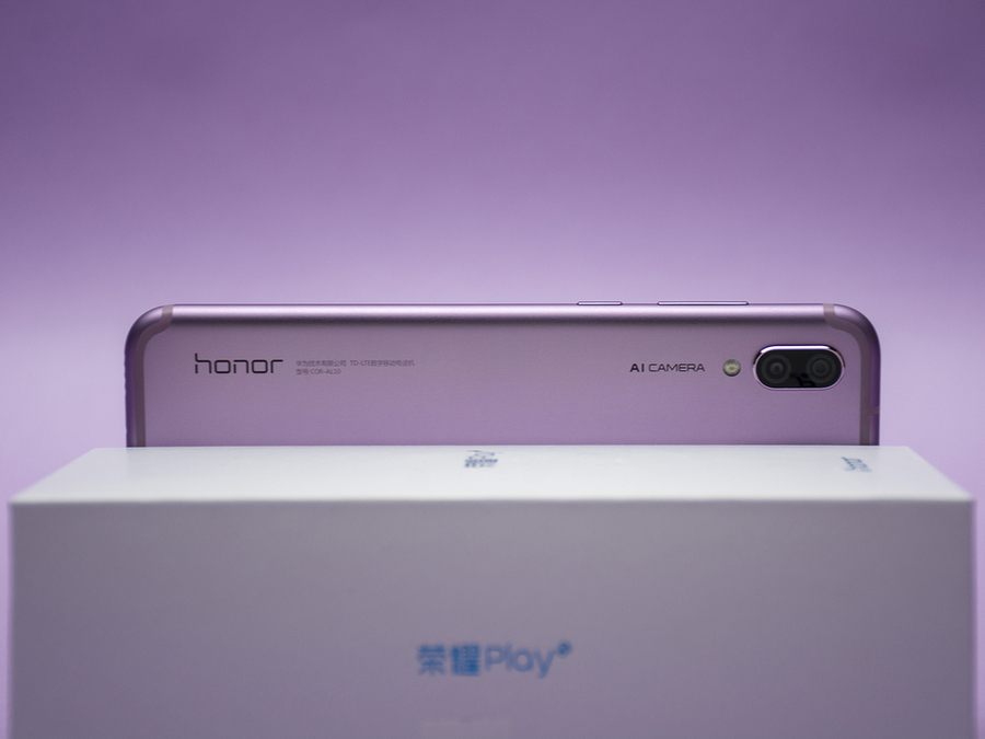 高顏值高性價(jià)比 星云紫榮耀Play圖賞(11/11)