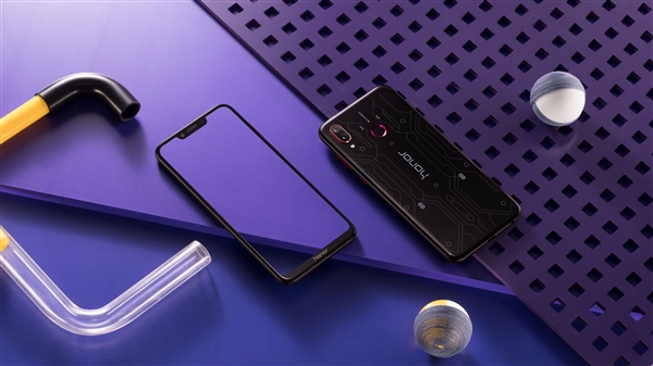 榮耀Play正式發布:首發GPU Turbo技術，1999元起