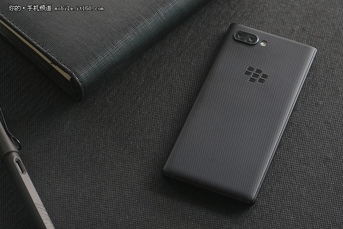 經(jīng)典與創(chuàng)新融合 黑莓旗艦KEY2正式發(fā)布