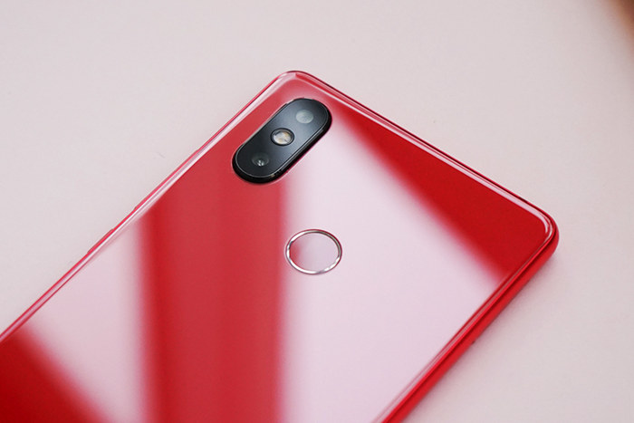 小米8 SE紅色好看嗎?小米8 SE亮紅色開箱圖賞