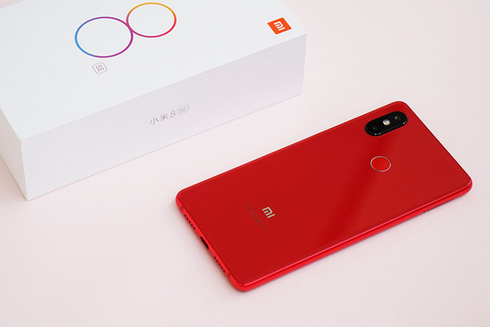 小米8 SE紅色好看嗎?小米8 SE亮紅色開箱圖賞