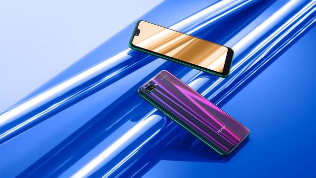 榮耀Play和榮耀10哪個好？榮耀Play和榮耀10區別對比