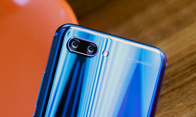 榮耀Play和榮耀10哪個好？榮耀Play和榮耀10區別對比