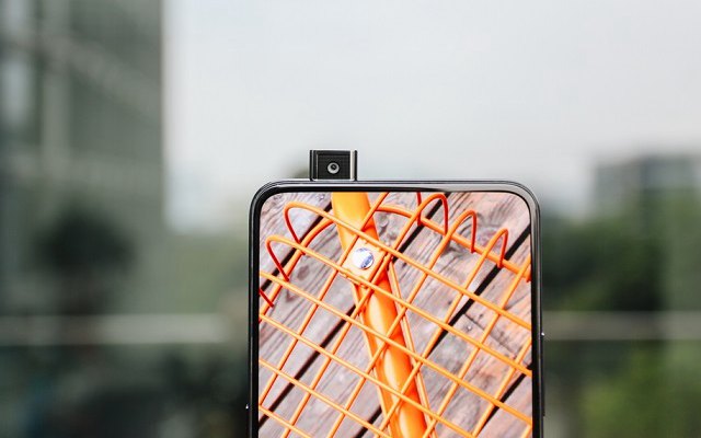 小米8和vivo NEX哪個好?vivo NEX對比小米8透明探索版區別