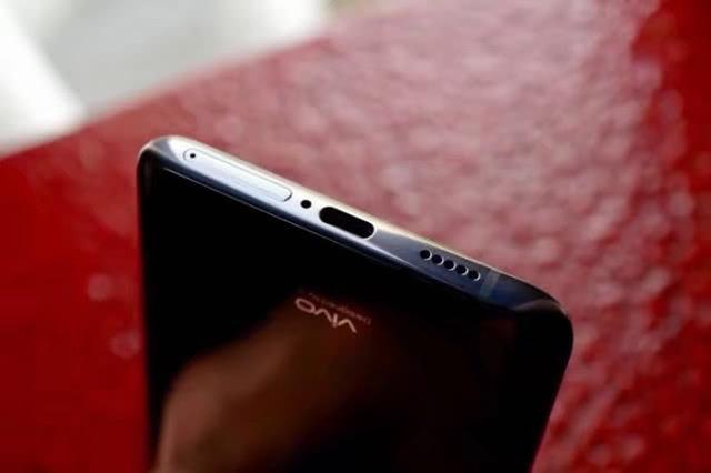 OPPO Find X和vivo NEX哪個好？vivo nex對比oppo find x區別