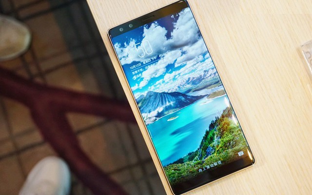 智能手機屏占比進化史:52%到93.8%十年逐步實現