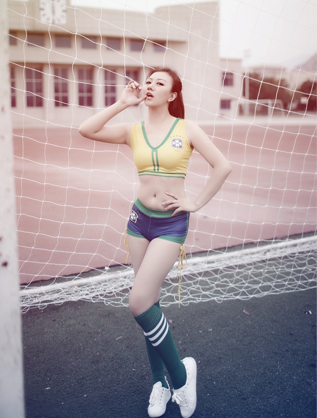 2018世界杯足球寶貝圖片 2018世界杯性感足球美女圖片大全