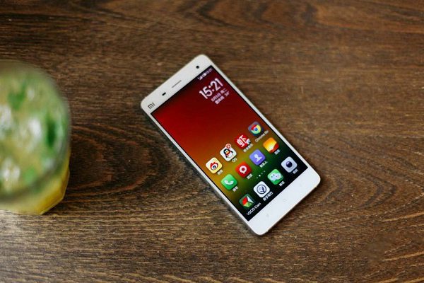 小米IPO上市背后：從小米1到小米8八年產品極簡史