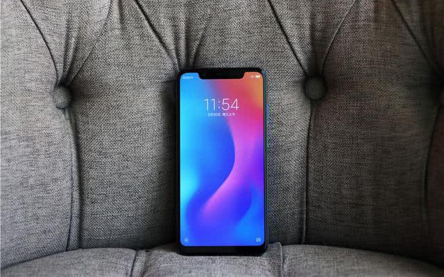 小米8遭網友猛烈吐槽 為什么還賣得那么好？