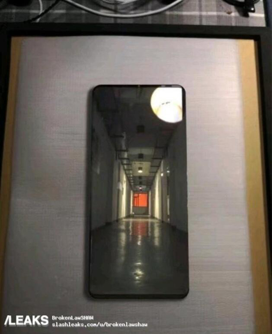 疑似華為Mate 20真機曝光：搭載麒麟980 40W快充