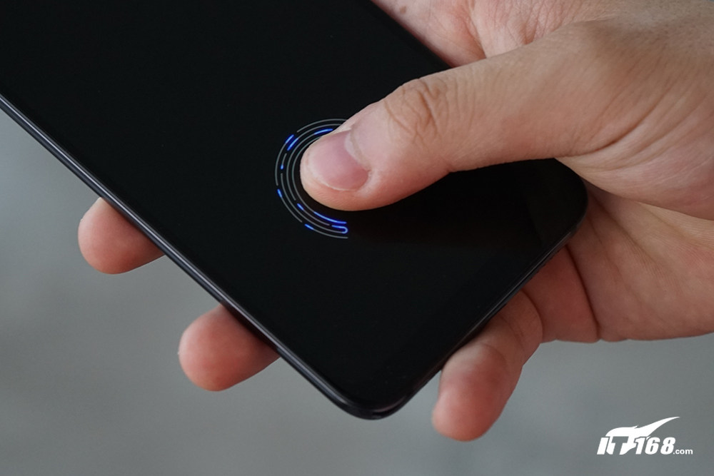 值得2個月等待 小米8透明探索版開箱圖賞(16/18)