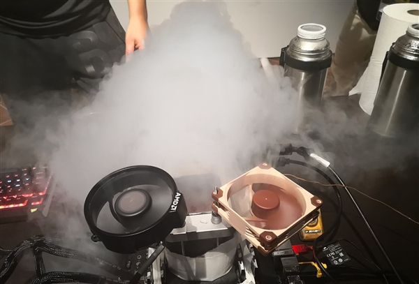 AMD線程撕裂者二代預(yù)售 32核心64線程13999元