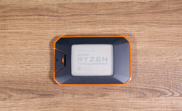AMD線程撕裂者2990WX開箱圖賞 32核最強CPU來襲!