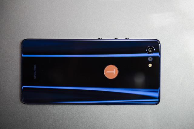 堅果Pro2S真機圖賞 機身更加纖薄炫酷