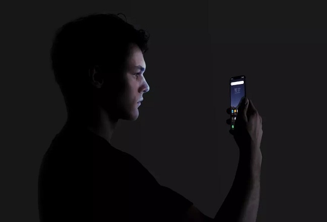 小米POCO F1新機印度發布 驍龍845手機不到2000元