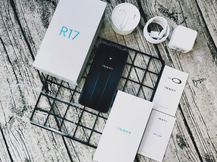 OPPO R17流光藍開箱圖賞 幻色漸變非常吸睛