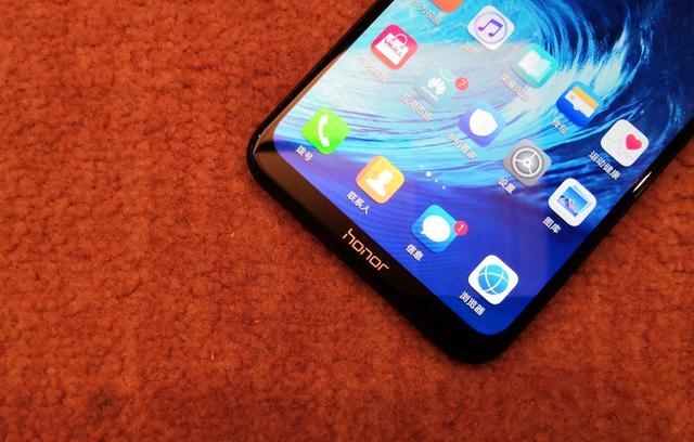 7.12寸巨屏手機 榮耀8X Max評測