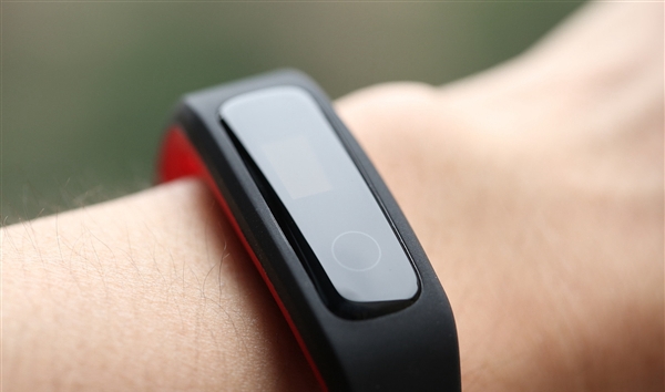 榮耀手環4 Running版圖賞：99元跑步神器，提供更多應用場景