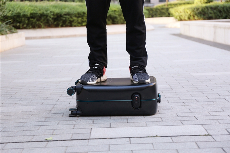 年輕人第一款安全旅行箱 小米90分智能解鎖旅行箱評測