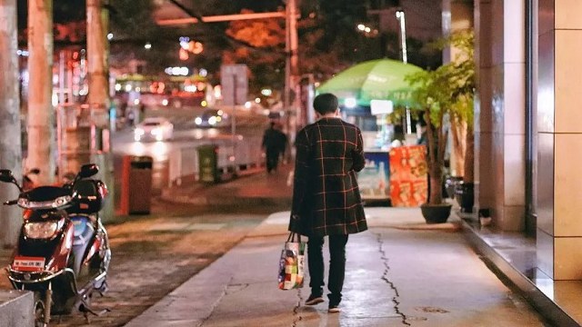 iPhone XS已經(jīng)拋棄了漸漸沒錢的你 網(wǎng)友:我就看看,不買!