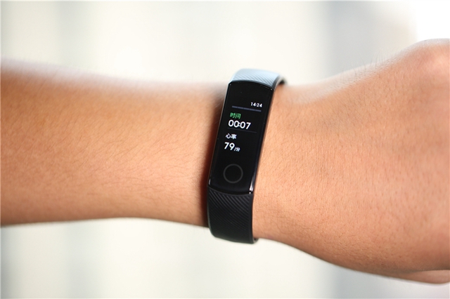 榮耀手環4評測 榮耀手環4值得買嗎？