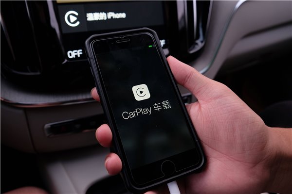 蘋果CarPlay支持第三方導航，我們體驗了百度地圖