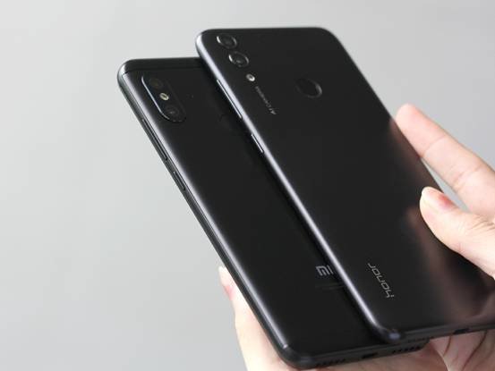 紅米6 Pro與榮耀暢玩8C對比評測:誰是最強中低端手機?