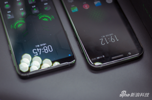 頂部線條少了圓潤,揚聲器部分很可能積灰