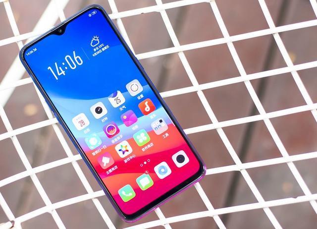 千元手機OPPO K1拍照讓人驚喜 3D漸變工藝+屏幕指紋成功吸粉