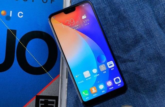 OPPO R15x和榮耀10外觀對(duì)比