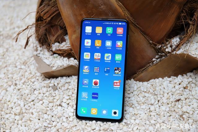 小米MIX3真機上手圖賞：滑蓋式全面屏設計跟“懸浮列車”一樣？