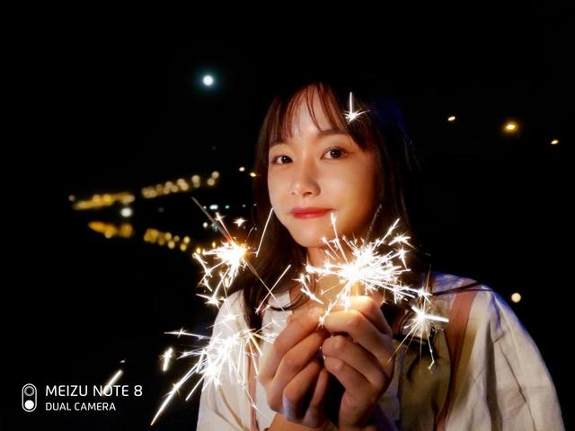 魅族X(qián)8首發(fā)開(kāi)售，1298元Note8定義國(guó)民手機(jī)新高度