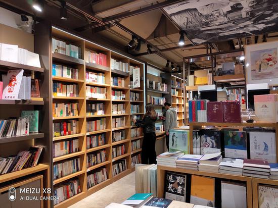 魅族X8室內(nèi)拍照樣張