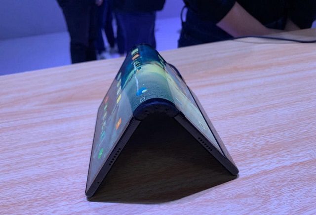 全球首款折疊屏手機FlexPai發布：搭載驍龍8150 售價9千起！